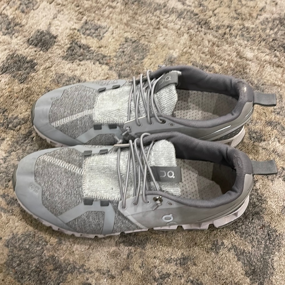 Women’s On Cloud size 8.5